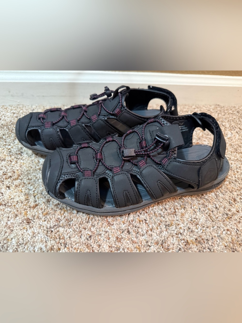 Khombu Closed Toe Sport Sandals Womens 9 Black
